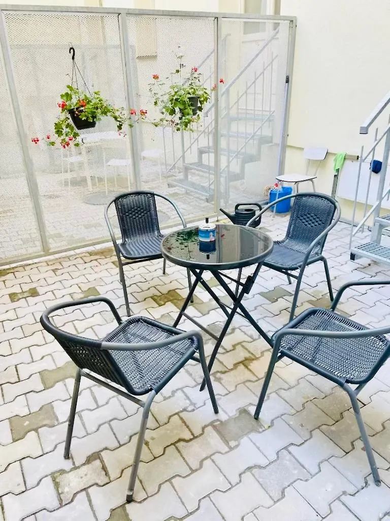 Cozy Design Homestay With Terrace Πράγα